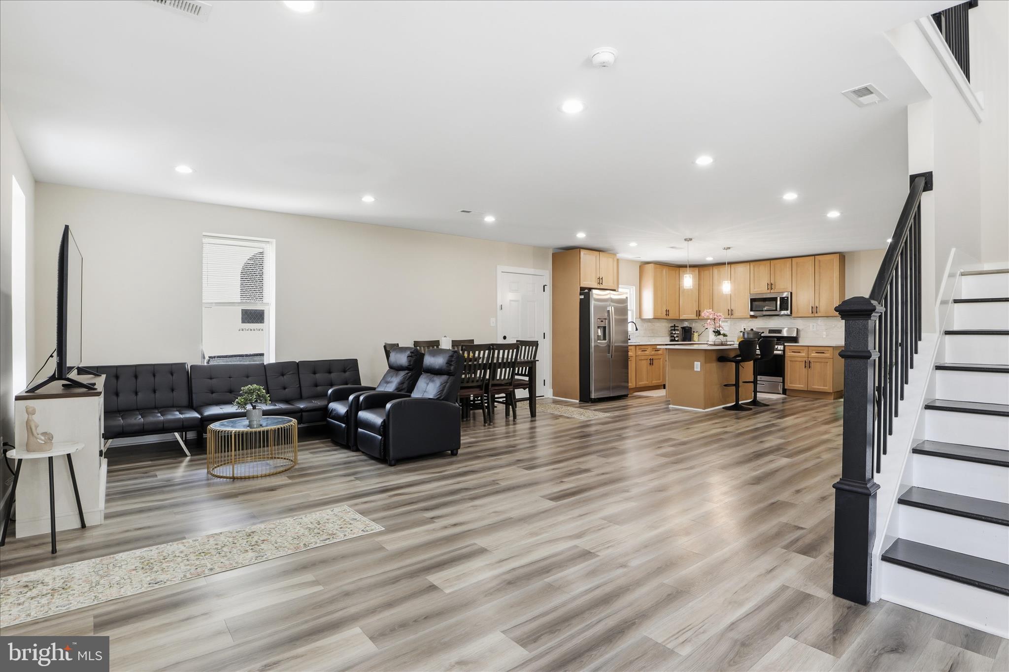 214 Oakwood Road Dundalk, MD 21222 - Photo 7 of 42