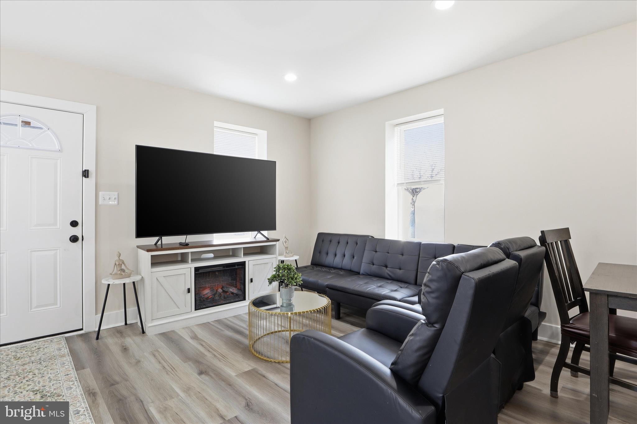 214 Oakwood Road Dundalk, MD 21222 - Photo 8 of 42