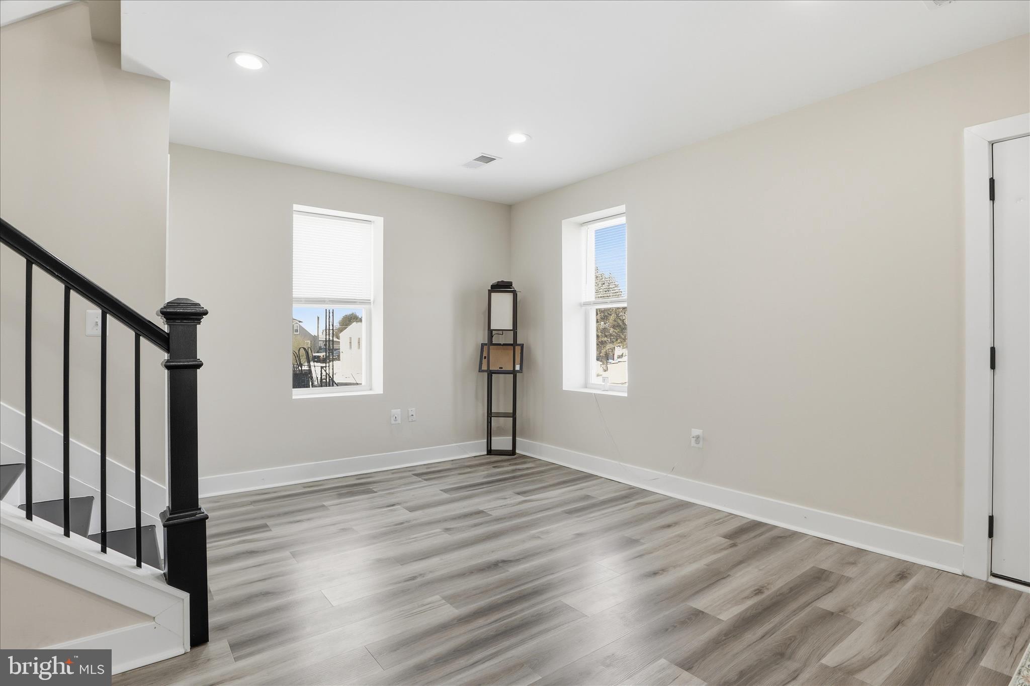 214 Oakwood Road Dundalk, MD 21222 - Photo 9 of 42