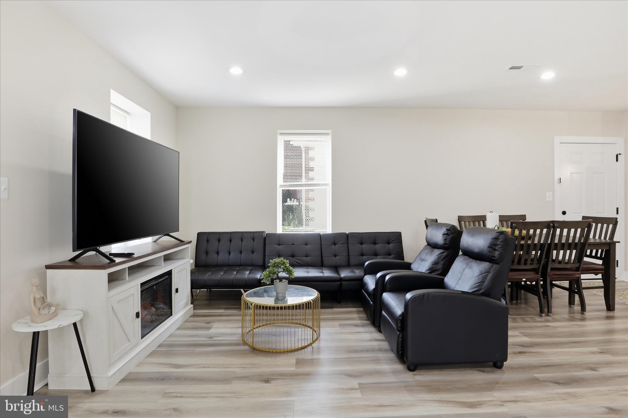 214 Oakwood Road Dundalk, MD 21222 - Photo 10 of 42