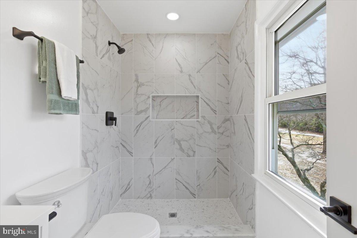 15810 Letcher Road Brandywine, MD 20613 - Photo 41 of 50 Neutral tile