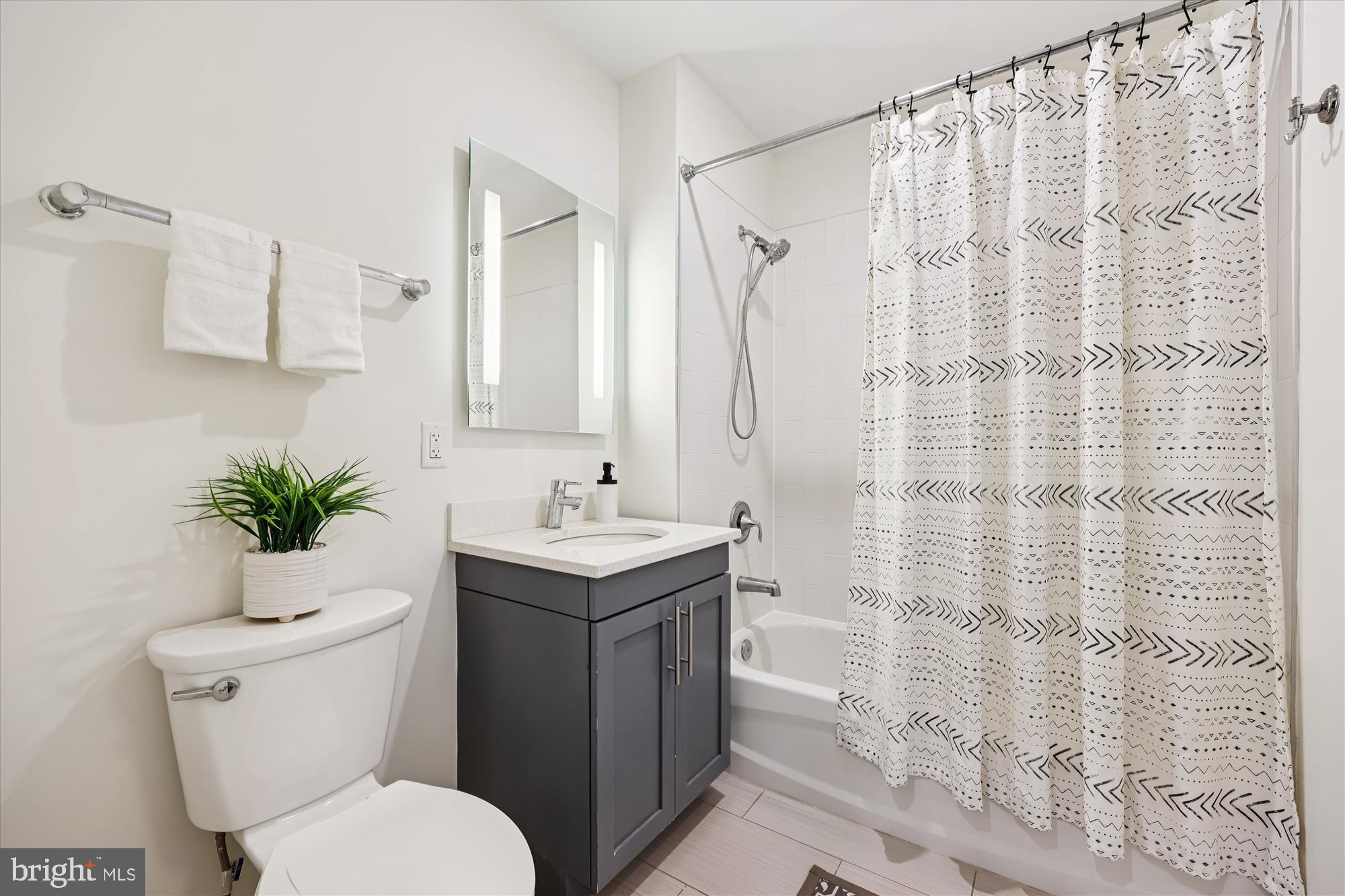 1320 Fenwick Lane, Unit 606 Silver Spring, MD 20910 - Photo 26 of 53 Full Bath