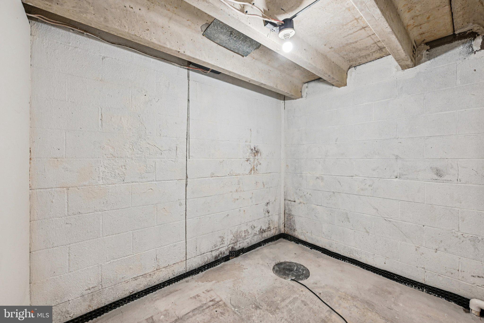 2303 Bayleaf Court Baltimore, MD 21209 - Photo 33 of 37 a view of a small room