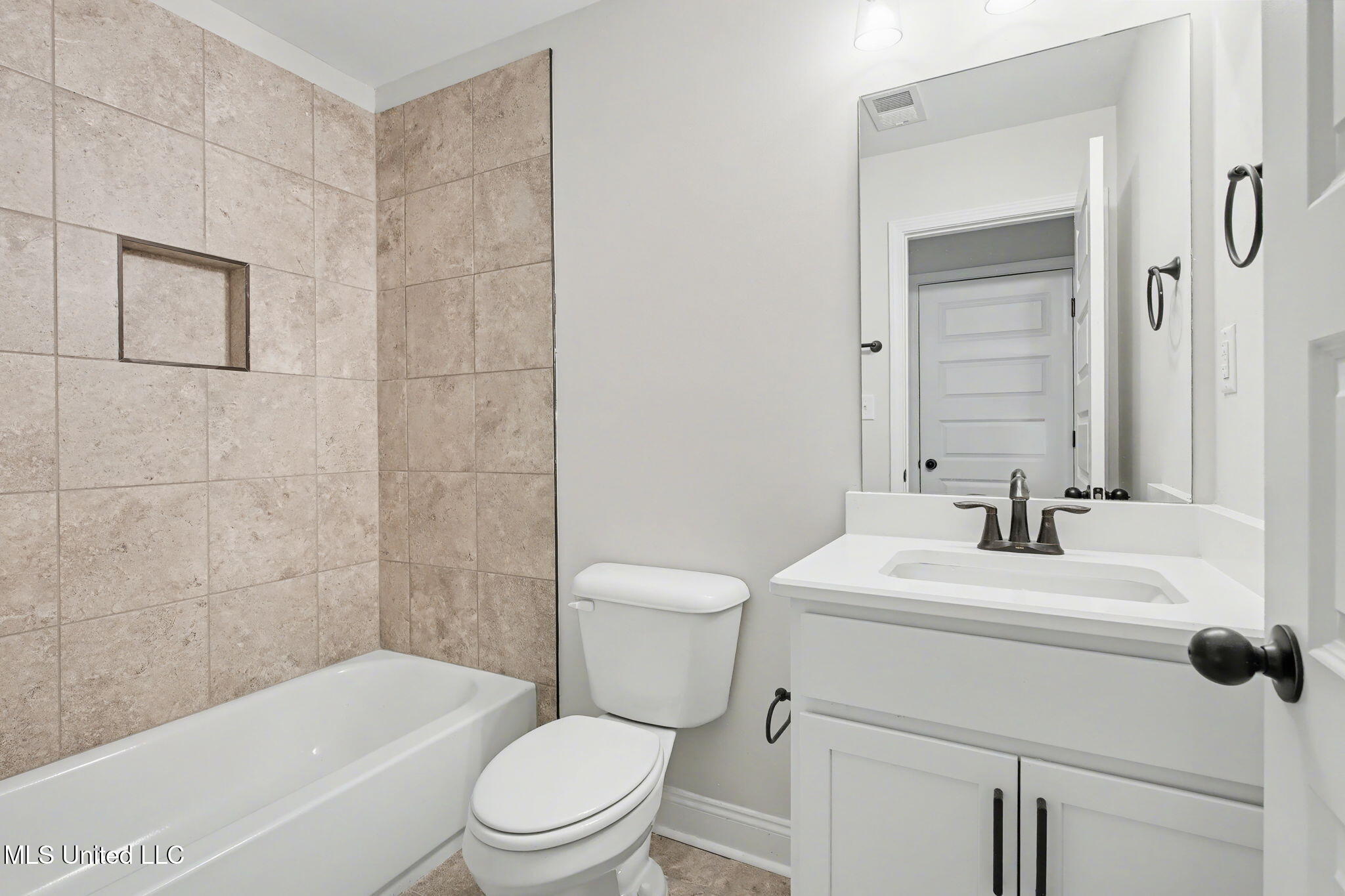 2521 Scott Mdws Lane Hernando, MS 38632 - Photo 24 of 32 24-web-or-mls-2521 Scott-23