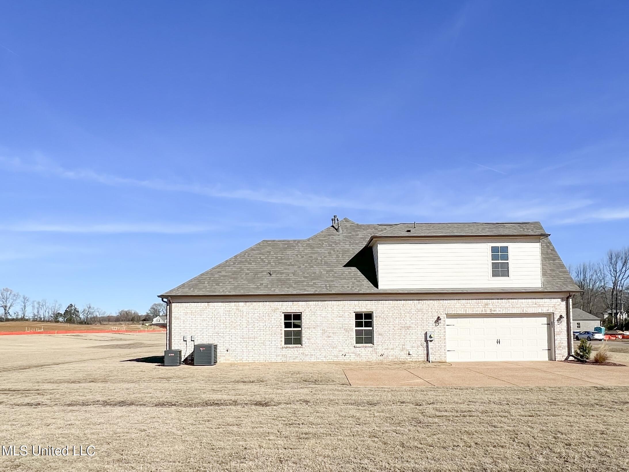 2521 Scott Mdws Lane Hernando, MS 38632 - Photo 3 of 31 IMG_5259