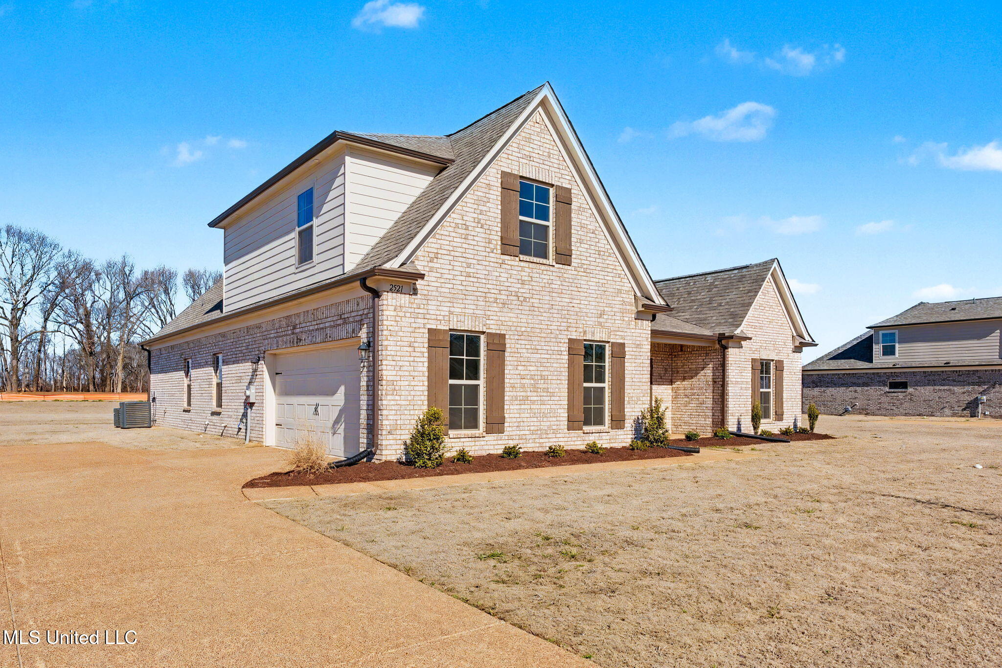 2521 Scott Mdws Lane Hernando, MS 38632 - Photo 3 of 32 3-web-or-mls-2521 Scott-02