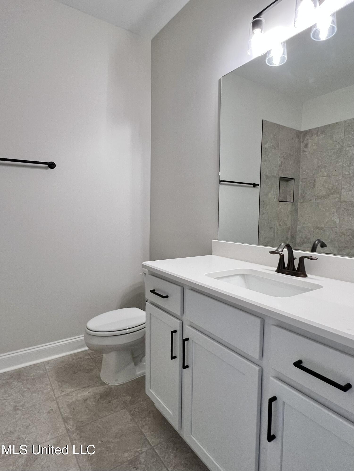 2521 Scott Mdws Lane Hernando, MS 38632 - Photo 7 of 31 IMG_3752