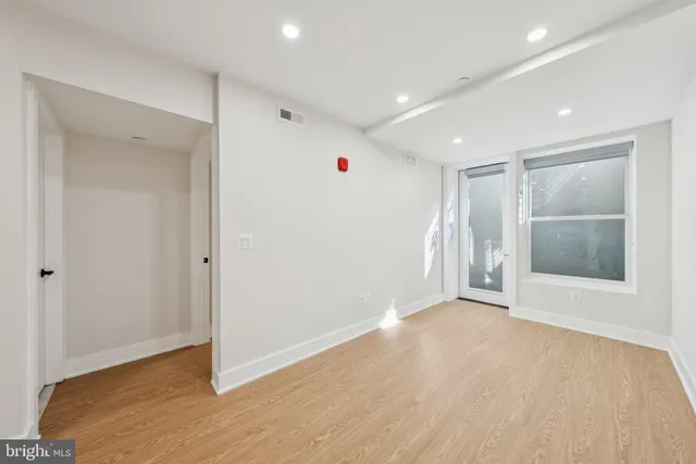 $2,500 | 2134 Wisconsin Avenue Northwest, Unit 1, Washington, DC 20007