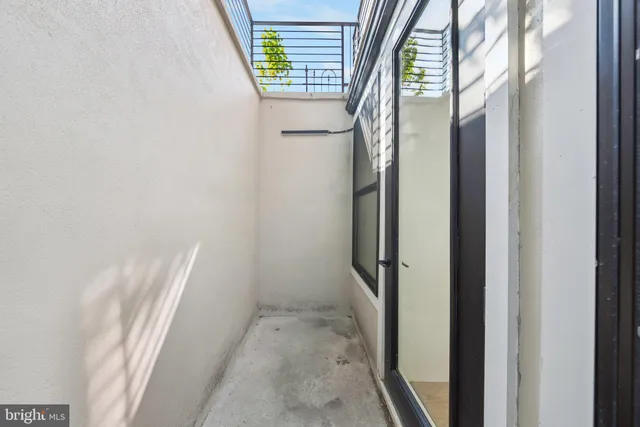 $2,500 | 2134 Wisconsin Avenue Northwest, Unit 1, Washington, DC 20007