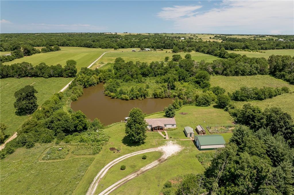 1316 965p Road Windsor, MO 65360 - Photo 5 of 40