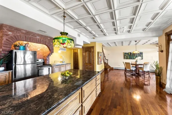 $2,300,000 | 1 Hillview Drive, Califon, NJ 07830