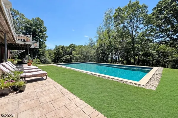 $2,300,000 | 1 Hillview Drive, Califon, NJ 07830