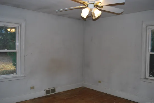 $334,900 | 73 Yale Avenue, Middlebury, CT 06762