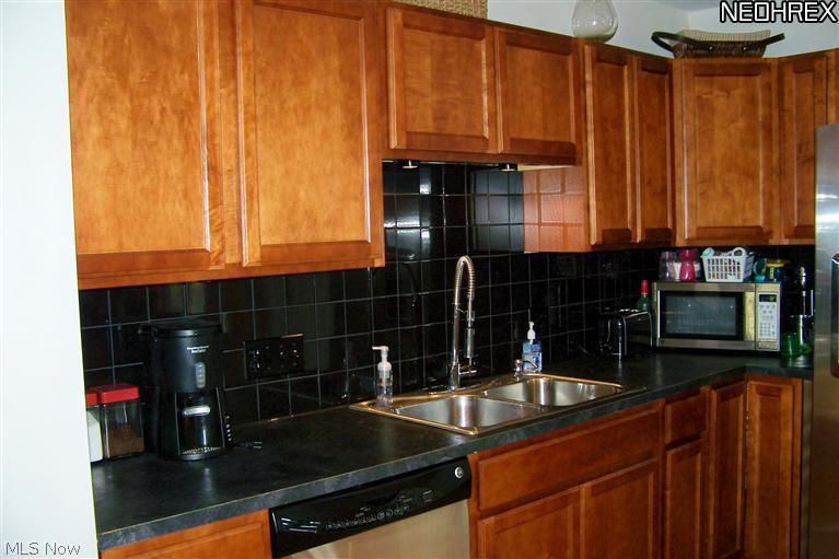 4655 Manchester Road Akron, OH 44319 - Photo 7 of 25 Gallery Image 7