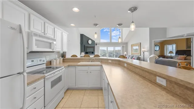 $295,000 | 75 Cedar Heights Lane, Unit 4D, Camdenton, MO 65020