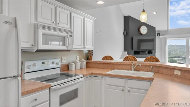 $295,000 | 75 Cedar Heights Lane, Unit 4D, Camdenton, MO 65020