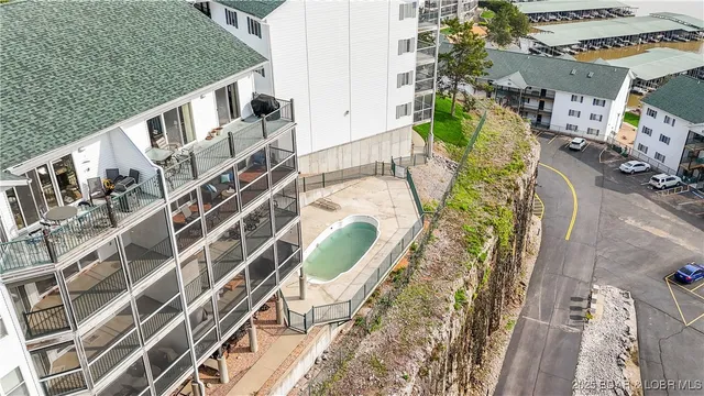 $295,000 | 75 Cedar Heights Lane, Unit 4D, Camdenton, MO 65020