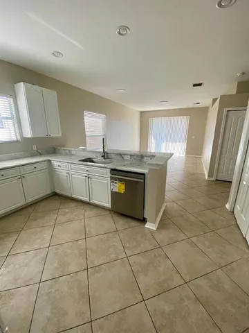 $2,350 | 24844 Vintage Court, Lutz, FL 33559