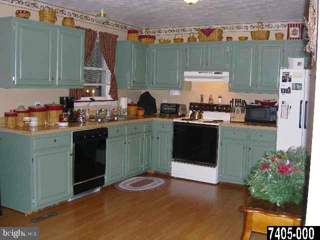 21 Loop Drive Hanover, PA 17331 - Photo 3 of 7 Gallery Image 3