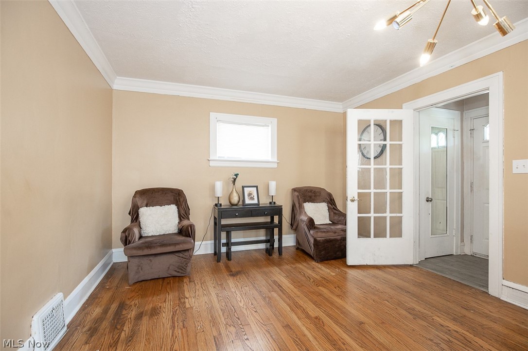 970 Whitby Road Cleveland Heights, OH 44112 - Photo 3 of 25 Gallery Image 3