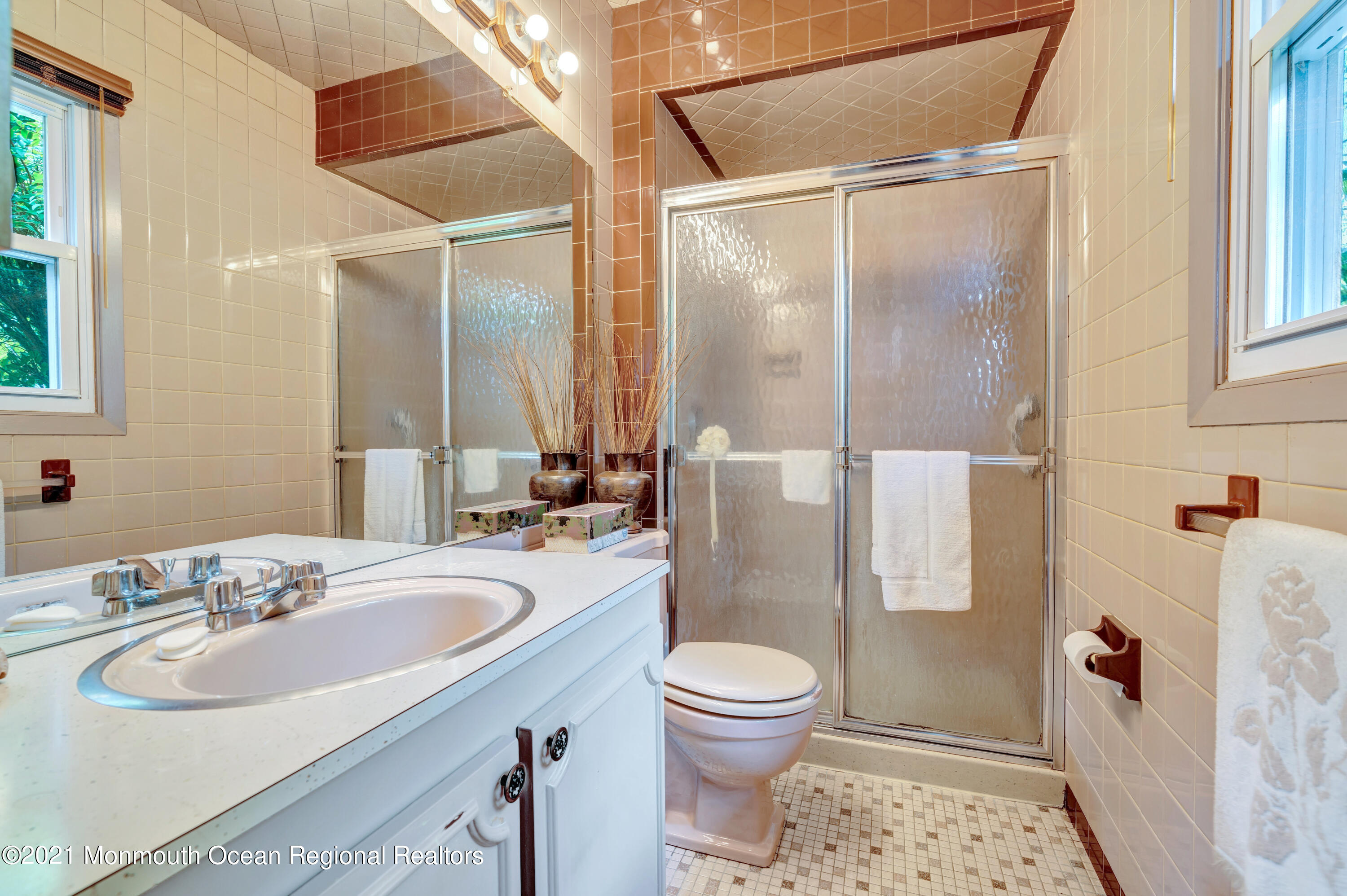 13 Edgewood Road Matawan, NJ 07747 - Photo 27 of 48 042_dsc08068_69_70_71_72