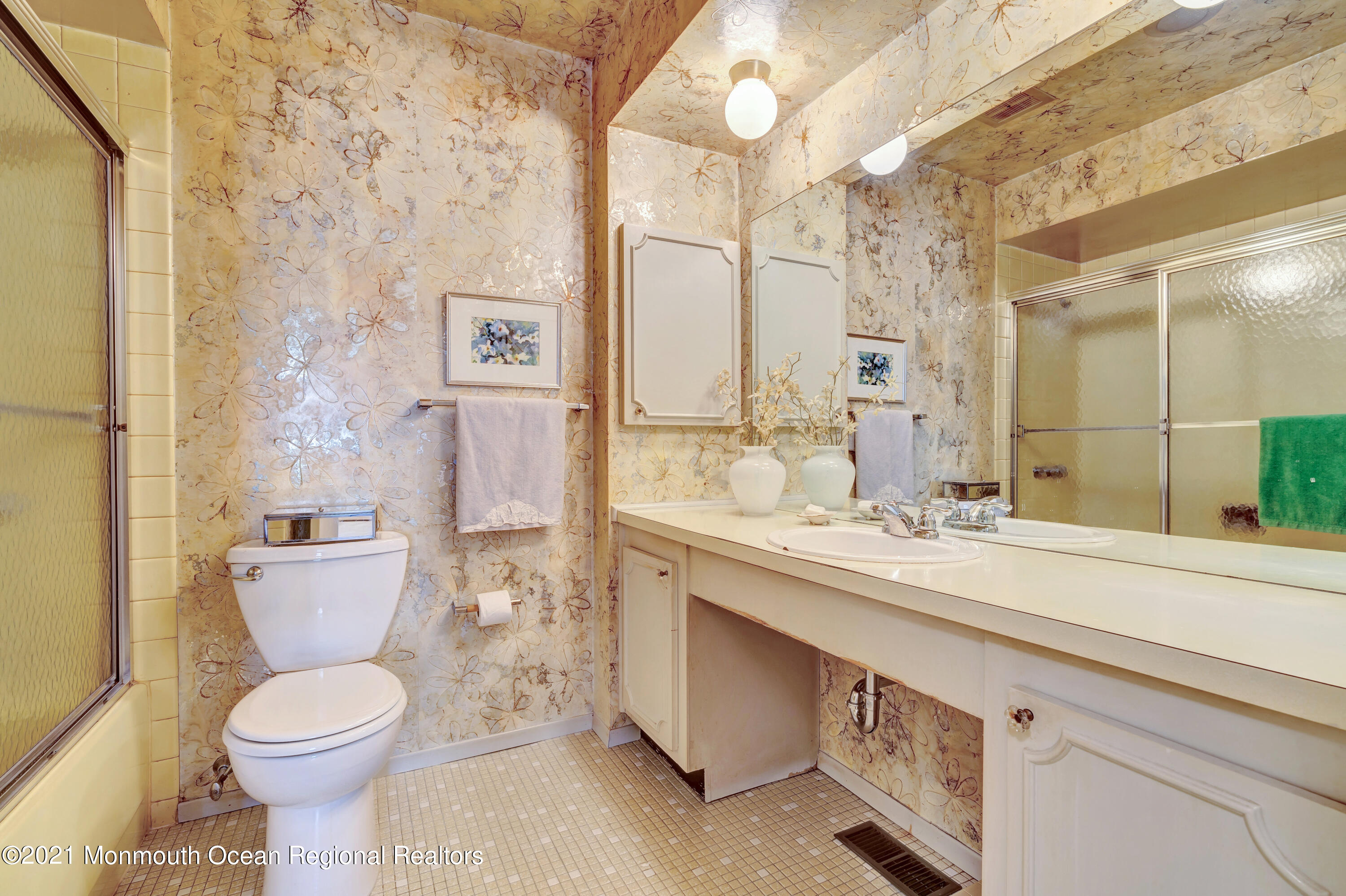 13 Edgewood Road Matawan, NJ 07747 - Photo 29 of 48 036_dsc08038_39_40_41_42