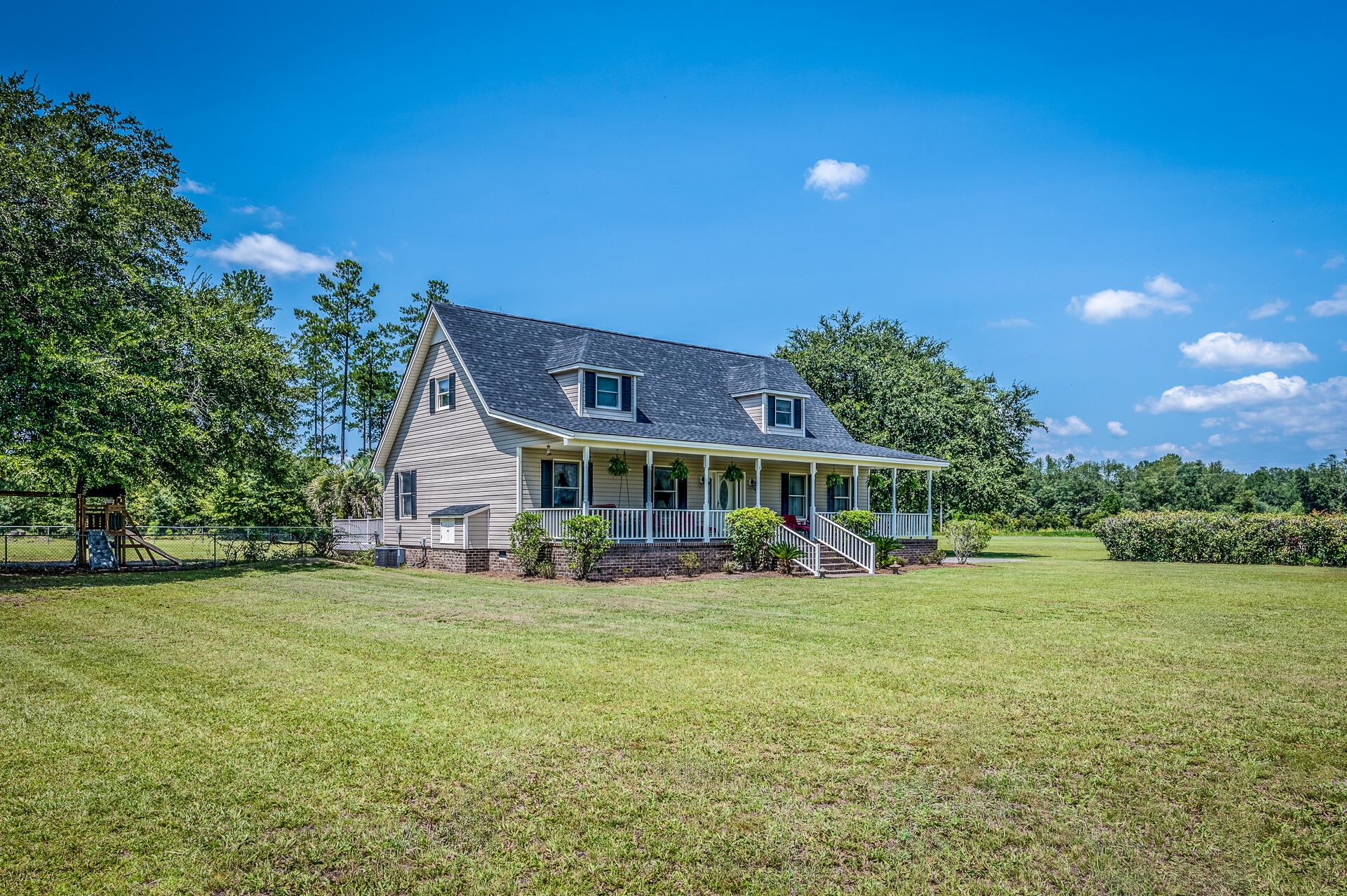 8957 Low Country Highway Ruffin, SC 29475 - Photo 3 of 40 8957Lowcountry-24