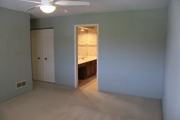 $369,900 | 538 Banyon Lane, Unit D, La Grange, IL 60525