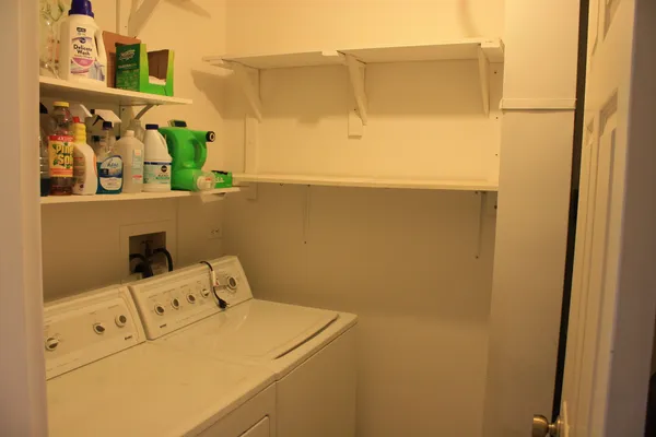 $369,900 | 538 Banyon Lane, Unit D, La Grange, IL 60525