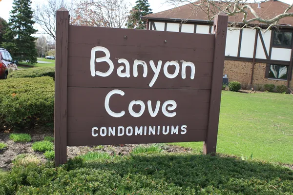 $369,900 | 538 Banyon Lane, Unit D, La Grange, IL 60525