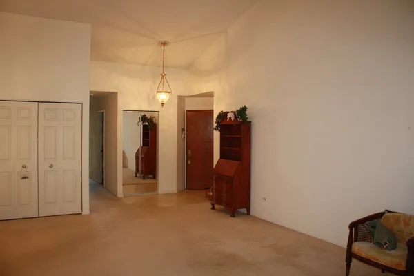 $369,900 | 538 Banyon Lane, Unit D, La Grange, IL 60525