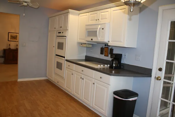 $369,900 | 538 Banyon Lane, Unit D, La Grange, IL 60525