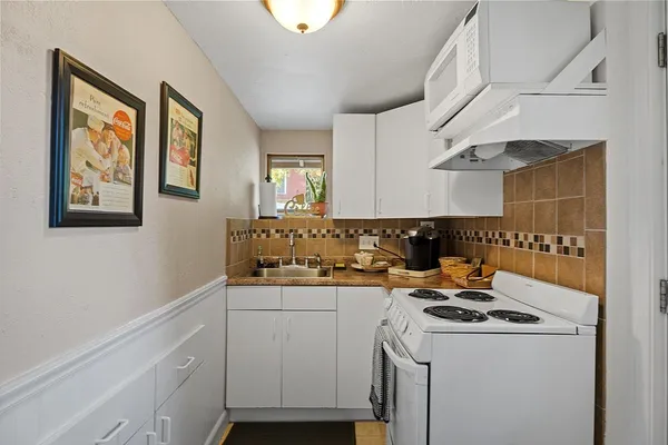$2,999,999 | 100 Lower Bay Road, Sanbornton, NH 03269