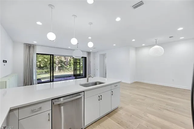 $649,999 | 20812 Thistle Leaf Lane, Estero, FL 33928