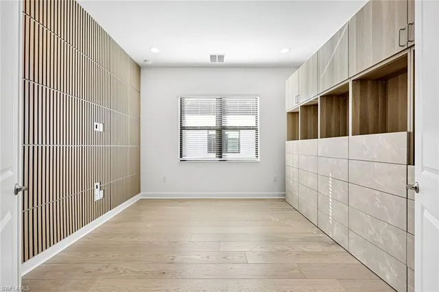 $649,999 | 20812 Thistle Leaf Lane, Estero, FL 33928