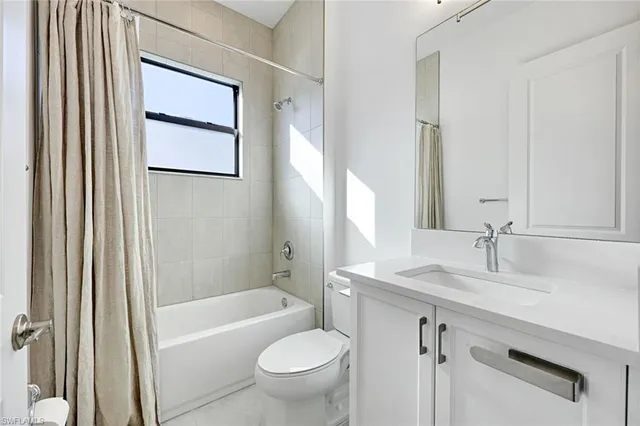 $649,999 | 20812 Thistle Leaf Lane, Estero, FL 33928