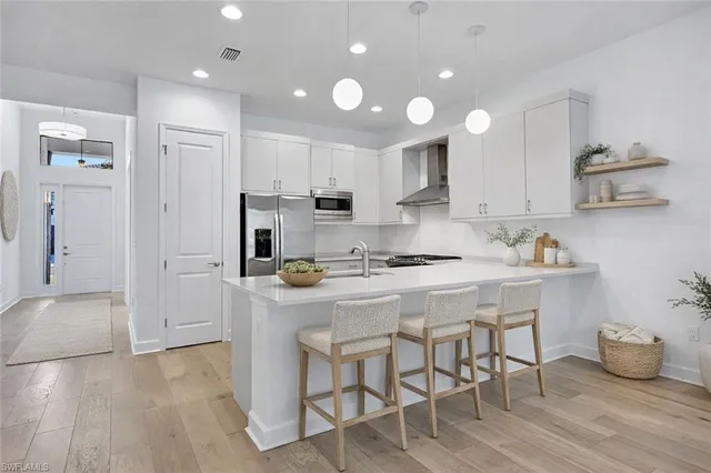 $649,999 | 20812 Thistle Leaf Lane, Estero, FL 33928