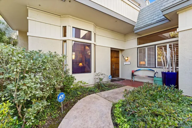 $1,989,000 | 7962 Caminito Del Cid, La Jolla, CA 92037