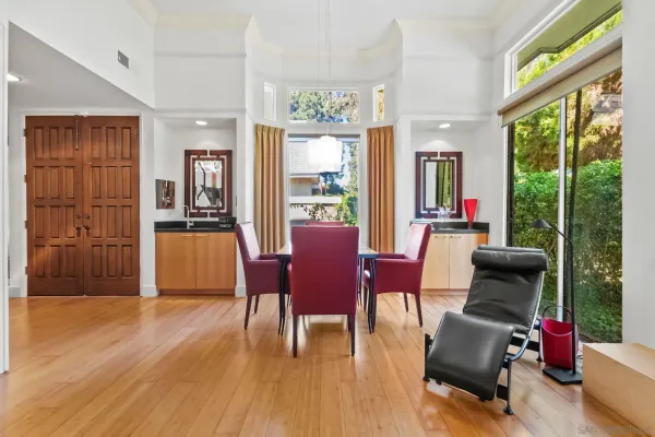 a view of a livingroom with furniture window and outside view