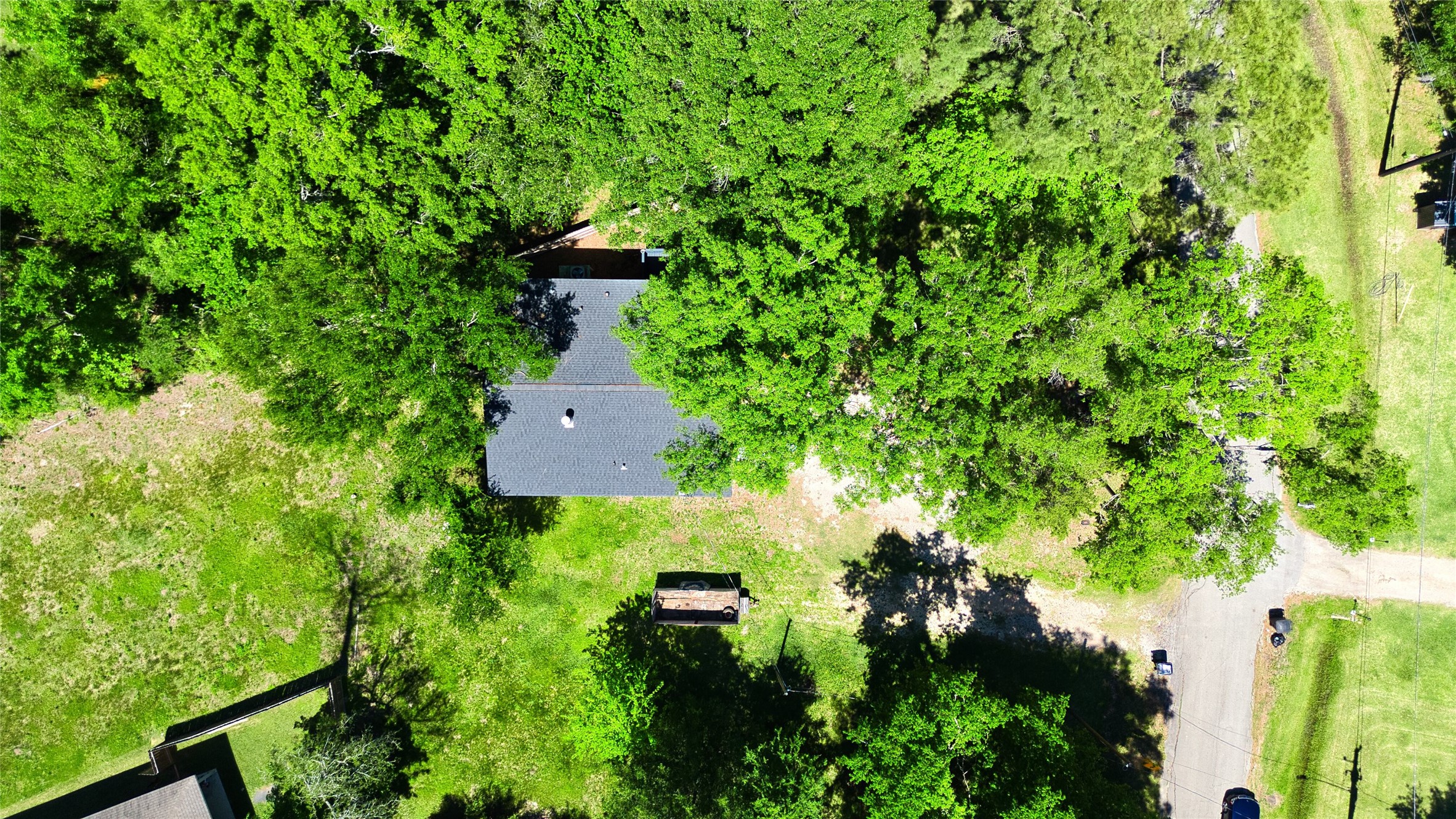 22418 East Shorewood Loop Houston, TX 77336 - Photo 19 of 20 an aerial view of a house with a yard