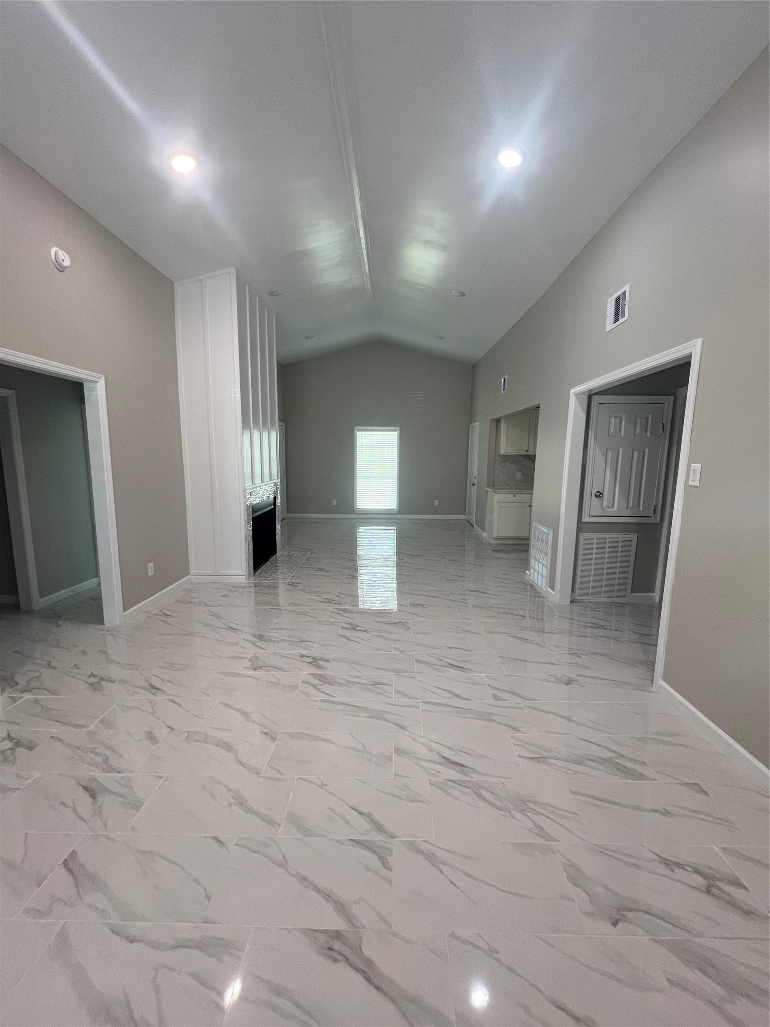 22418 East Shorewood Loop Houston, TX 77336 - Photo 6 of 20 an empty room with closet and mirror