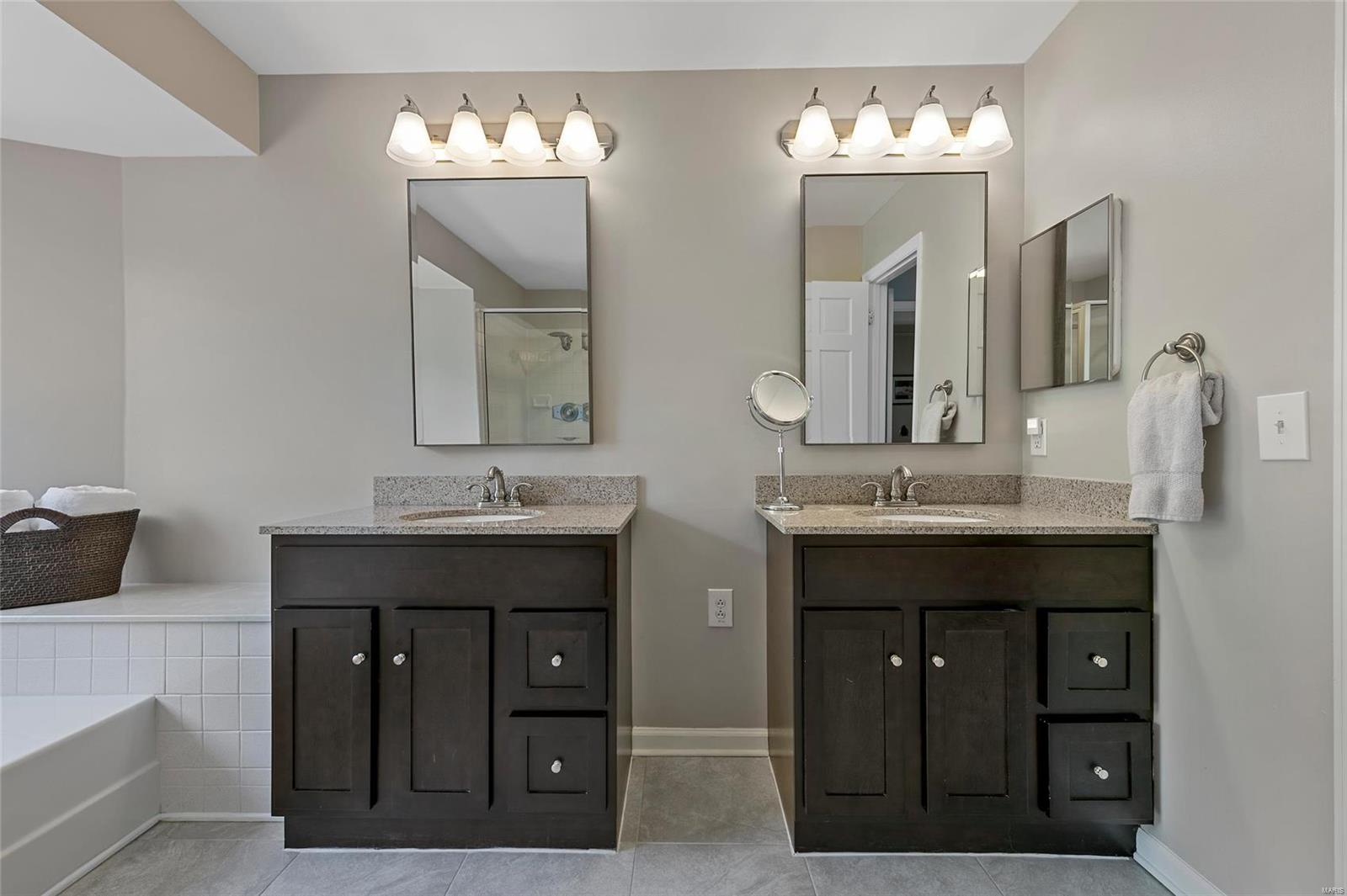 1724 Eldon Ridge Court Chesterfield, MO 63017 - Photo 37 of 51 Gallery Image 37