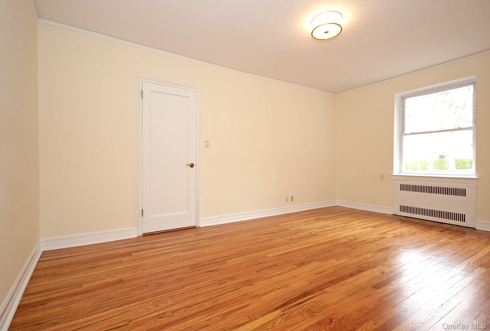 160 South Middle Neck Road, Unit 2H Great Neck, NY 11021 - Photo 11 of 12