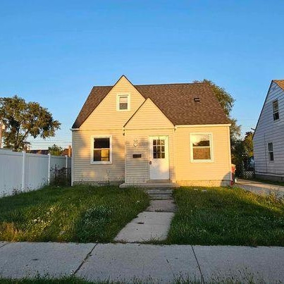 24924 Schroeder Avenue Eastpointe, MI 48021 - Photo 1 of 22 Front