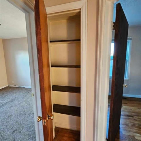 24924 Schroeder Avenue Eastpointe, MI 48021 - Photo 15 of 22 Hallway