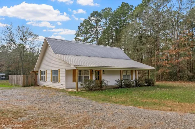 $329,250 | 645 Appaloosa Drive, Grand Cane, LA 71032