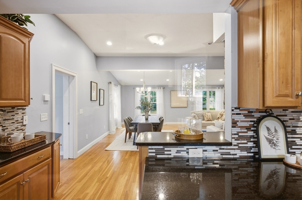 31 Harrow Road Norwood, MA 02062 - Photo 8 of 42 Gallery Image 8