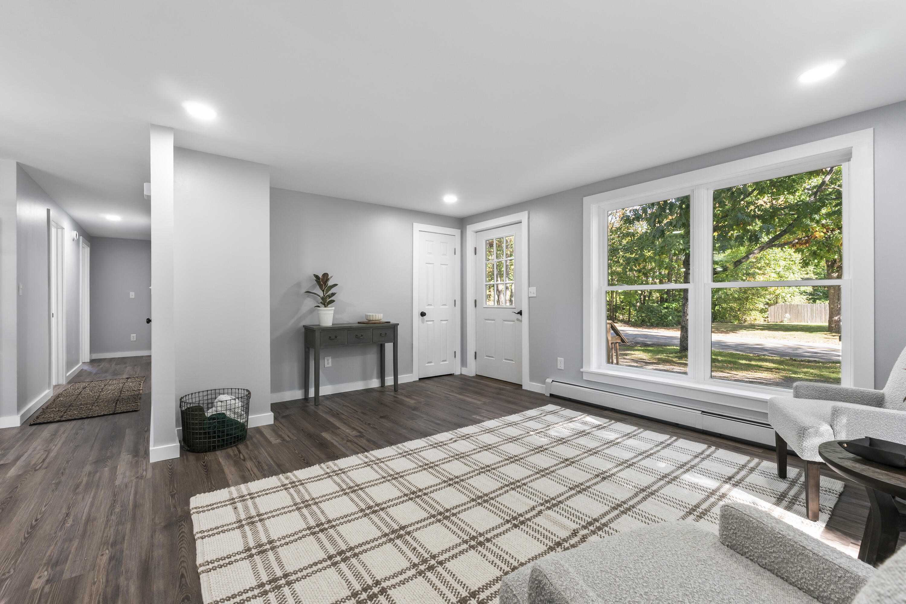 27 Ivanhoe Drive Topsham, ME 04086 - Photo 11 of 39 Livingroom 1