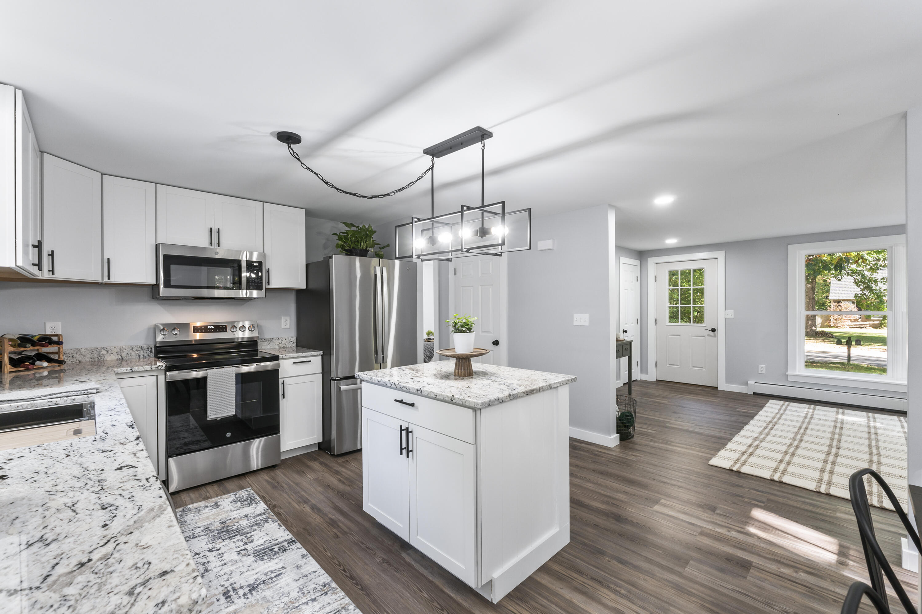 27 Ivanhoe Drive Topsham, ME 04086 - Photo 3 of 39 Kitchen