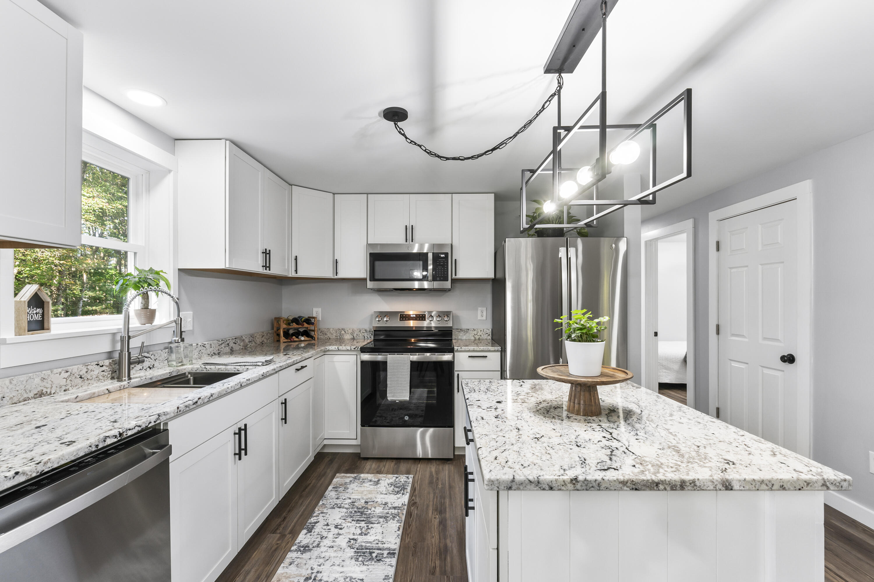 27 Ivanhoe Drive Topsham, ME 04086 - Photo 6 of 39 Kitchen 4